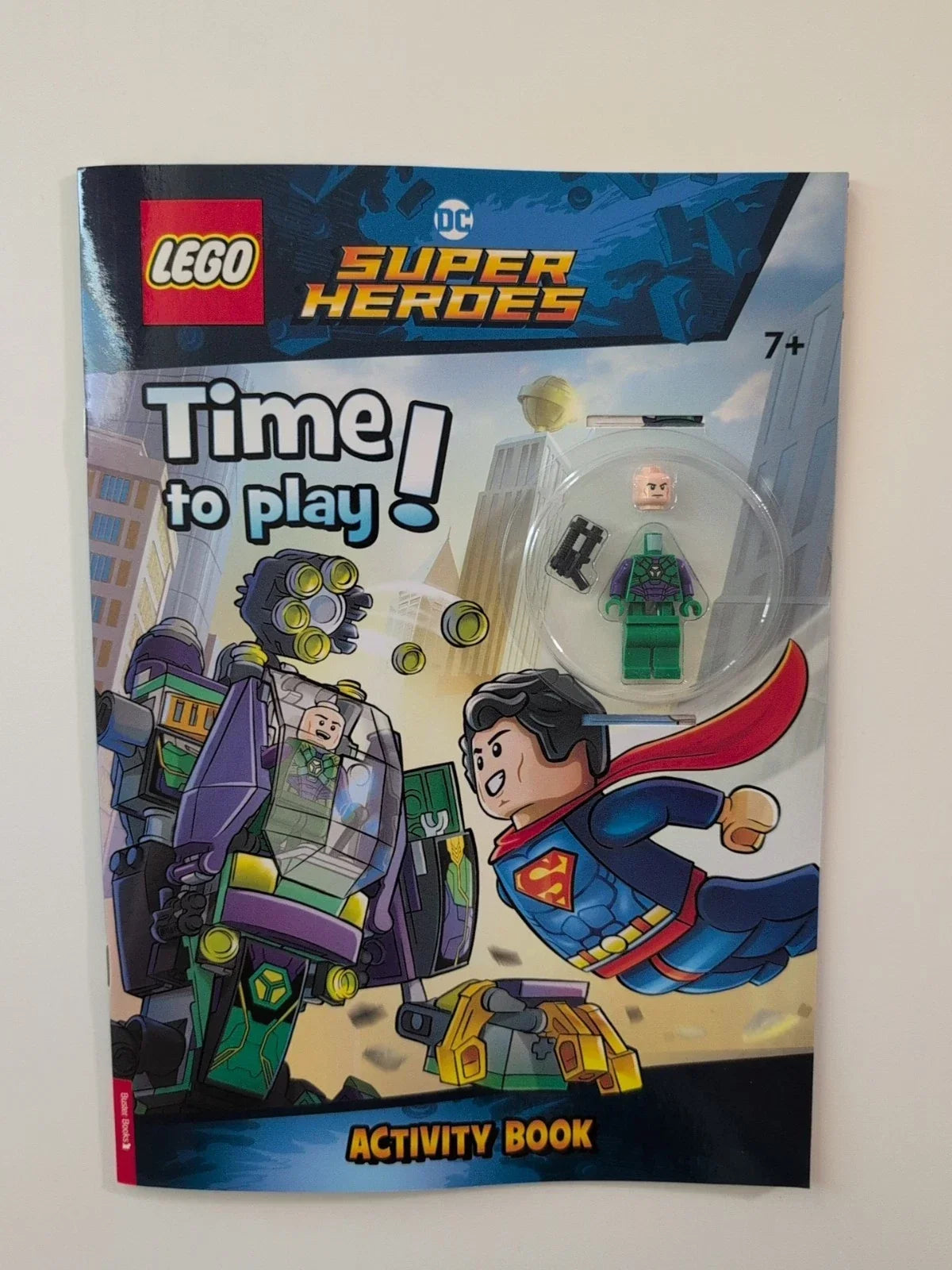 DC Comics Super Heroes Time to Play - Official LEGO® book with Mini-Fig